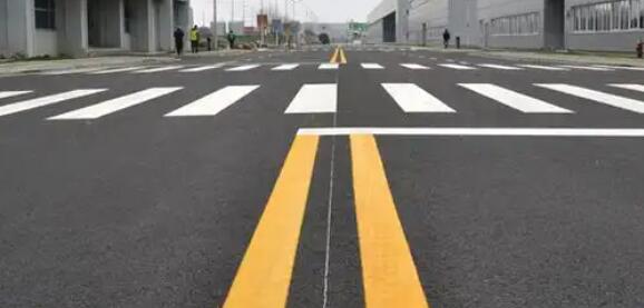 蘇州廠區(qū)地面劃線施工服務(wù)，專業(yè)高效保障生產(chǎn)安全