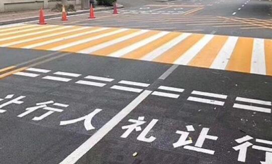 廠區(qū)停車位劃線施工找哪家？專業(yè)團(tuán)隊(duì)為您排憂解難